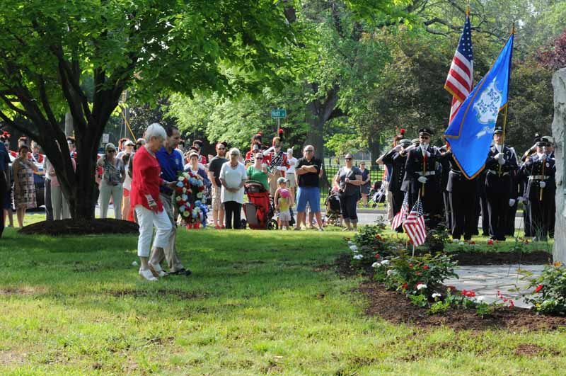 002 Laying of Wreath